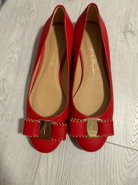 Salvatore Ferragamo Red Leather Vara Bow Flats with Gold Plate